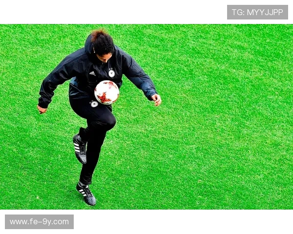 屋顶进行足球颠球遇到问题时该如何安全处理方法探讨策略研究方案